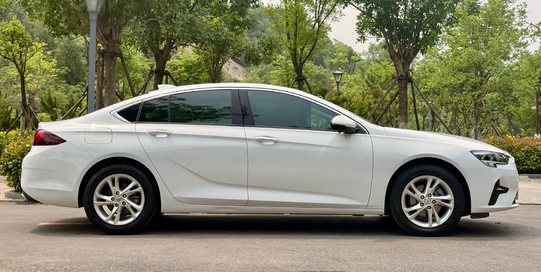 2022 Buick Regal 1.5T 169HP L4 9AT,autocango,china used car exporter,china ev exporter,chinese used car exporter,chinese used ev exporter