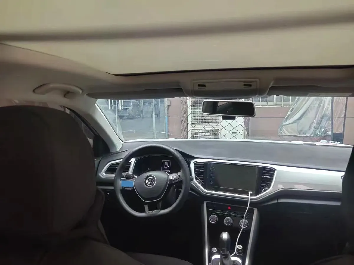2022 Volkswagen T-Roc 1.4T 150HP L4 7DCT,autocango,china used car exporter,china ev exporter,chinese used car exporter,chinese used ev exporter