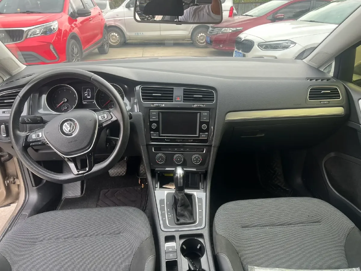 2018 Volkswagen Golf 1.6L 110HP L4 6AT,autocango,china used car exporter,china ev exporter,chinese used car exporter,chinese used ev exporter