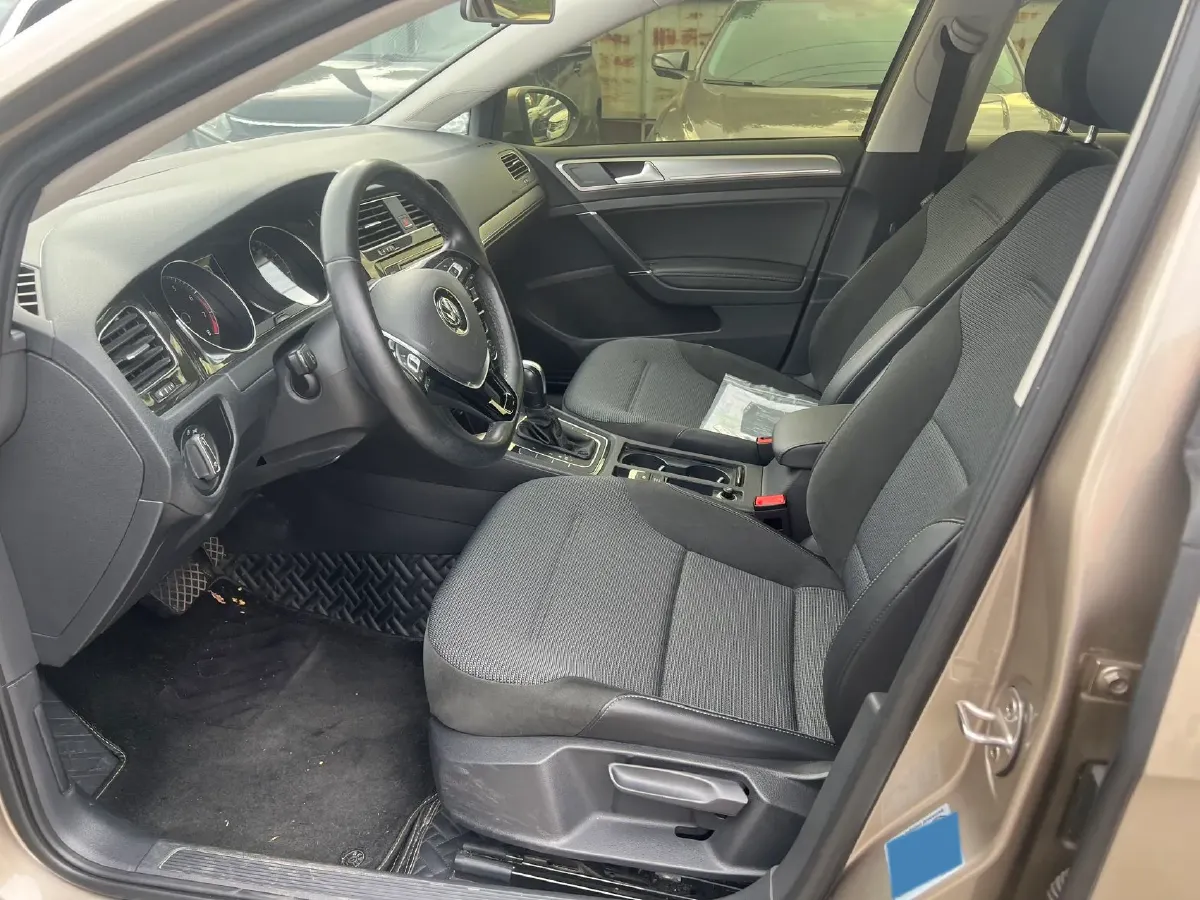 2018 Volkswagen Golf 1.6L 110HP L4 6AT,autocango,china used car exporter,china ev exporter,chinese used car exporter,chinese used ev exporter