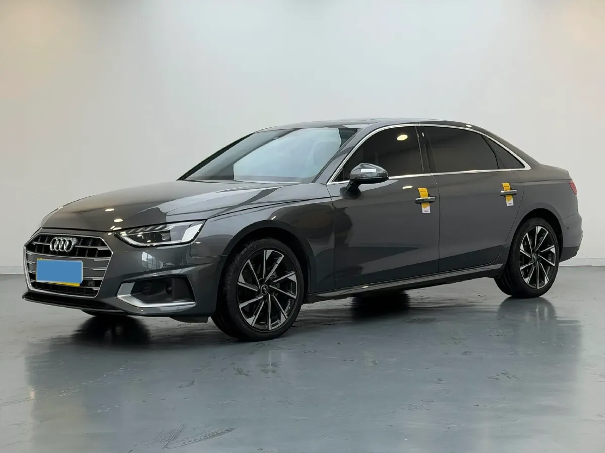 2022 Audi A4L 2.0T 190HP L4 7DCT,autocango,china used car exporter,china ev exporter,chinese used car exporter,chinese used ev exporter