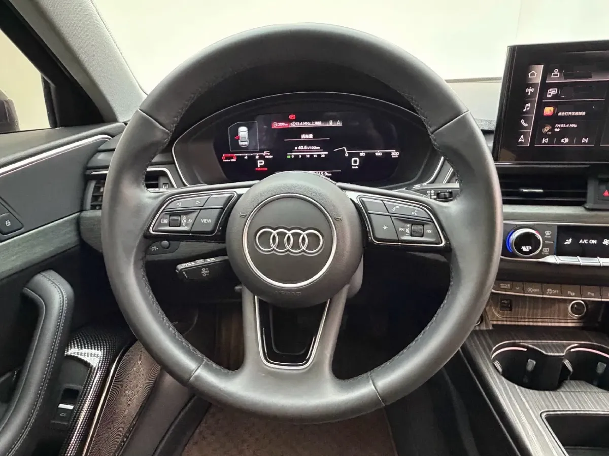 2022 Audi A4L 2.0T 190HP L4 7DCT,autocango,china used car exporter,china ev exporter,chinese used car exporter,chinese used ev exporter