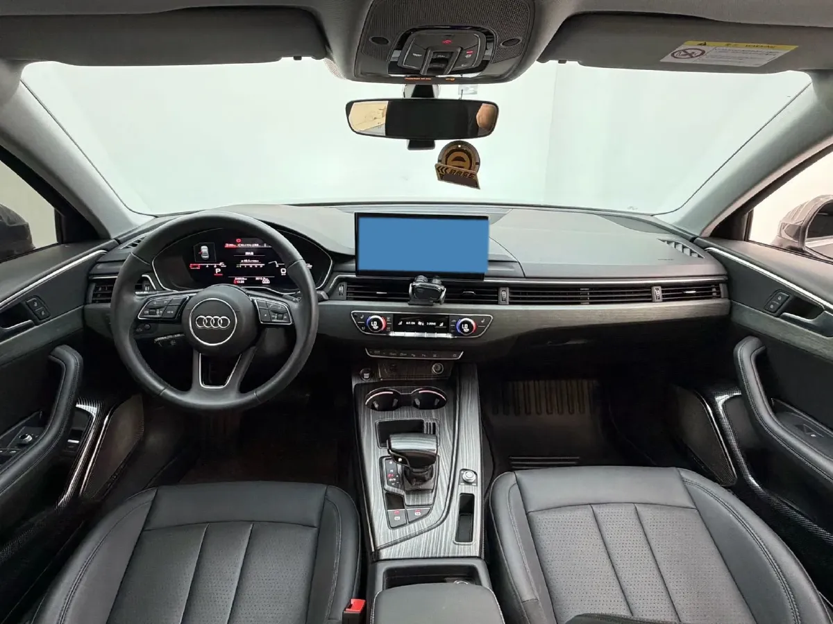 2022 Audi A4L 2.0T 190HP L4 7DCT,autocango,china used car exporter,china ev exporter,chinese used car exporter,chinese used ev exporter