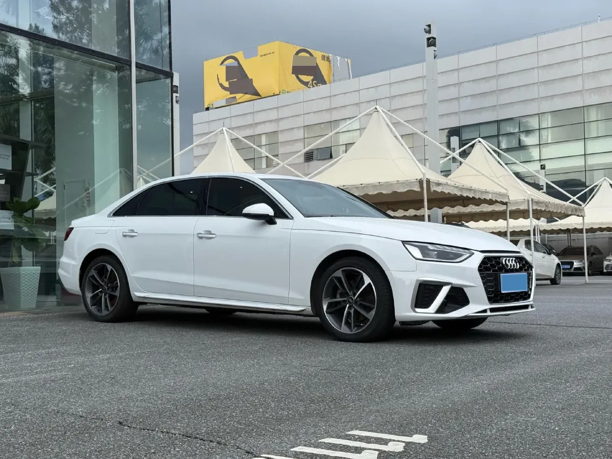 2023 Audi A4L 2.0T 190HP L4 7DCT,autocango,china used car exporter,china ev exporter,chinese used car exporter,chinese used ev exporter