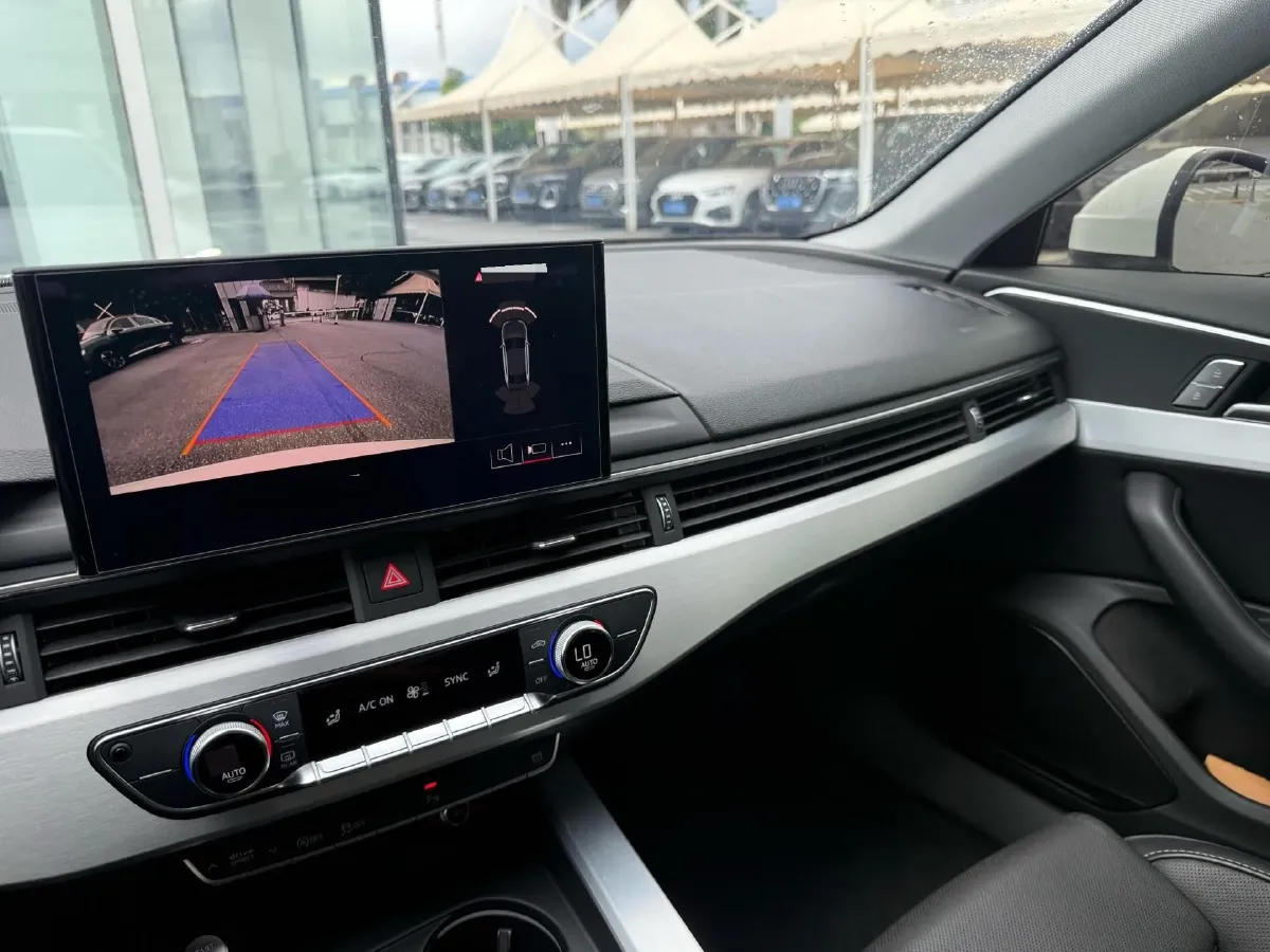 2023 Audi A4L 2.0T 190HP L4 7DCT,autocango,china used car exporter,china ev exporter,chinese used car exporter,chinese used ev exporter