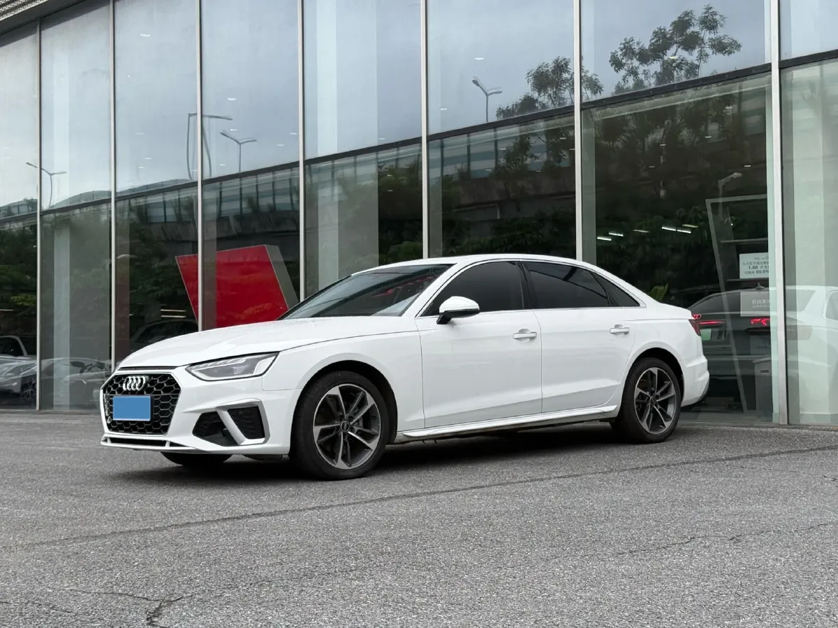 2023 Audi A4L 2.0T 190HP L4 7DCT,autocango,china used car exporter,china ev exporter,chinese used car exporter,chinese used ev exporter