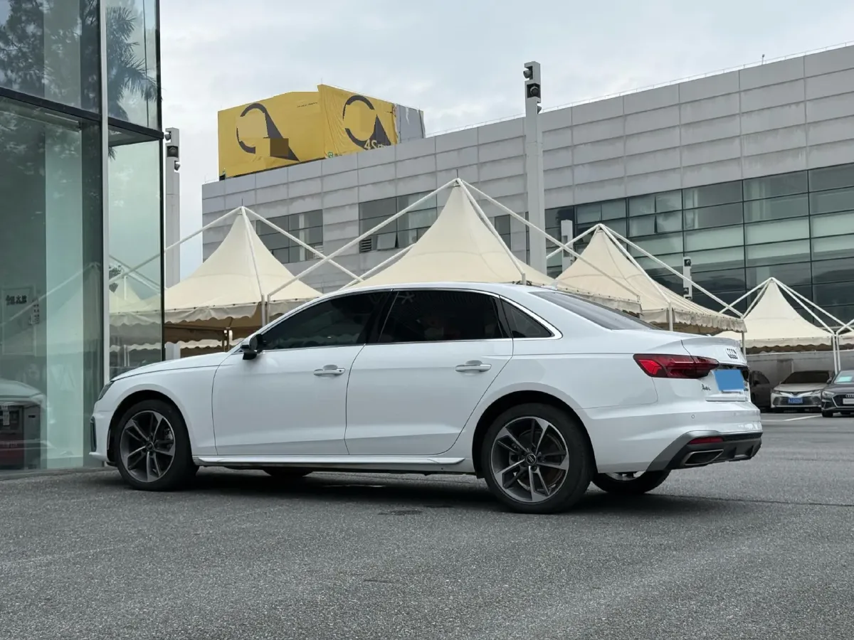2023 Audi A4L 2.0T 190HP L4 7DCT,autocango,china used car exporter,china ev exporter,chinese used car exporter,chinese used ev exporter