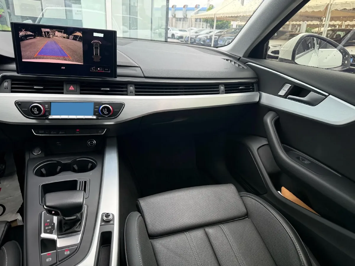 2023 Audi A4L 2.0T 190HP L4 7DCT,autocango,china used car exporter,china ev exporter,chinese used car exporter,chinese used ev exporter