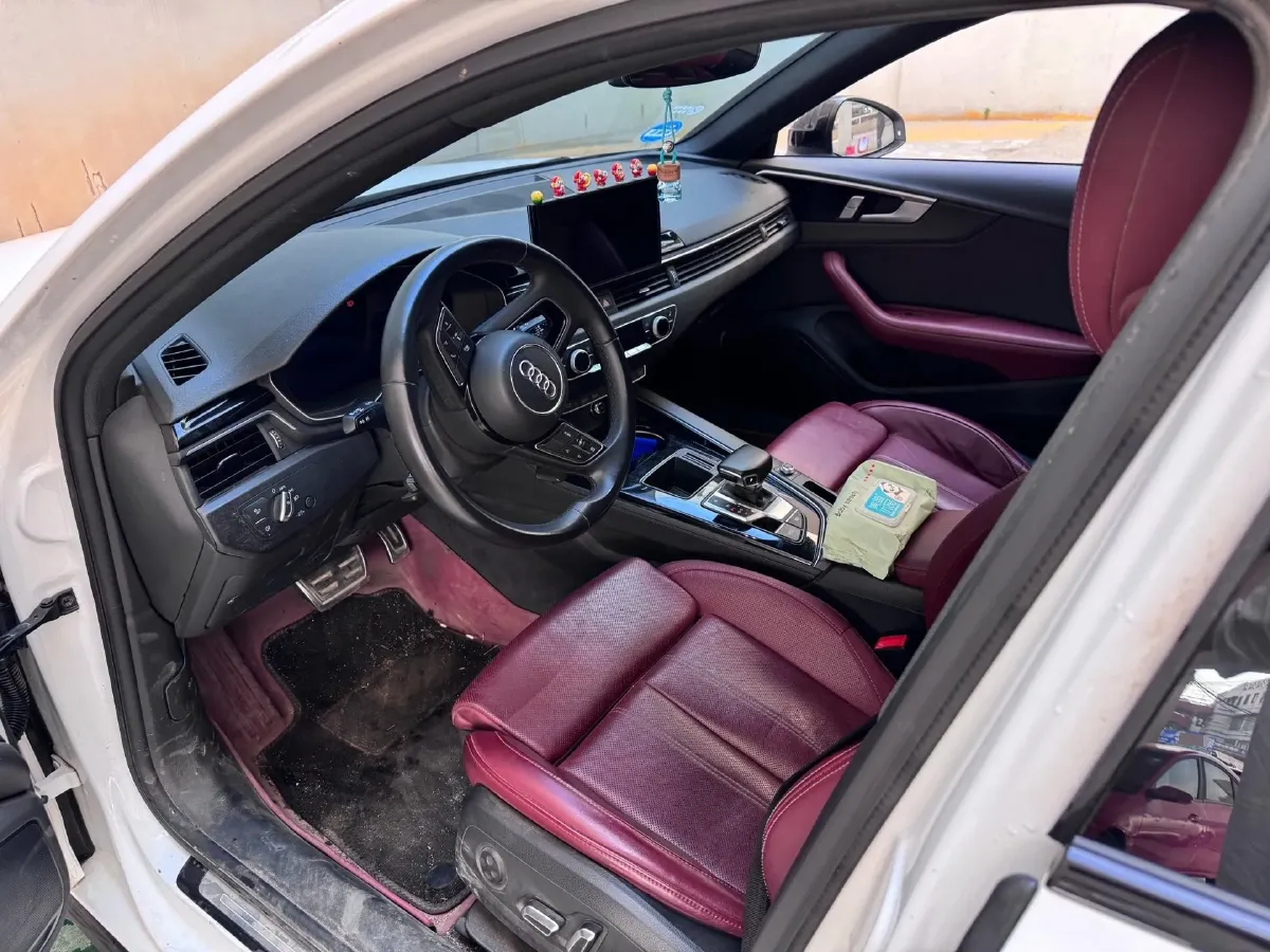 2024 Audi A4L 2.0T 190HP L4 7DCT,autocango,china used car exporter,china ev exporter,chinese used car exporter,chinese used ev exporter