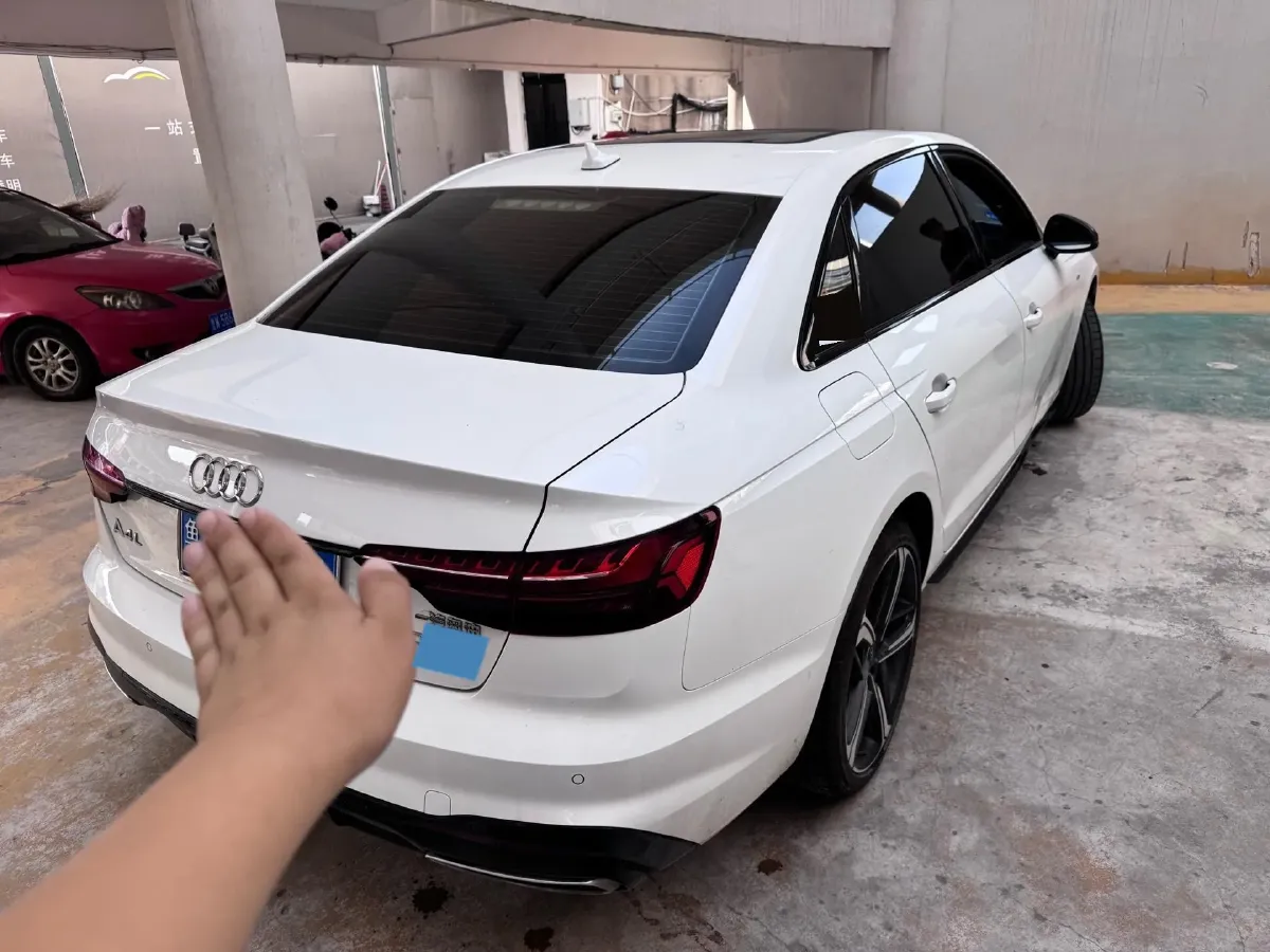 2024 Audi A4L 2.0T 190HP L4 7DCT,autocango,china used car exporter,china ev exporter,chinese used car exporter,chinese used ev exporter