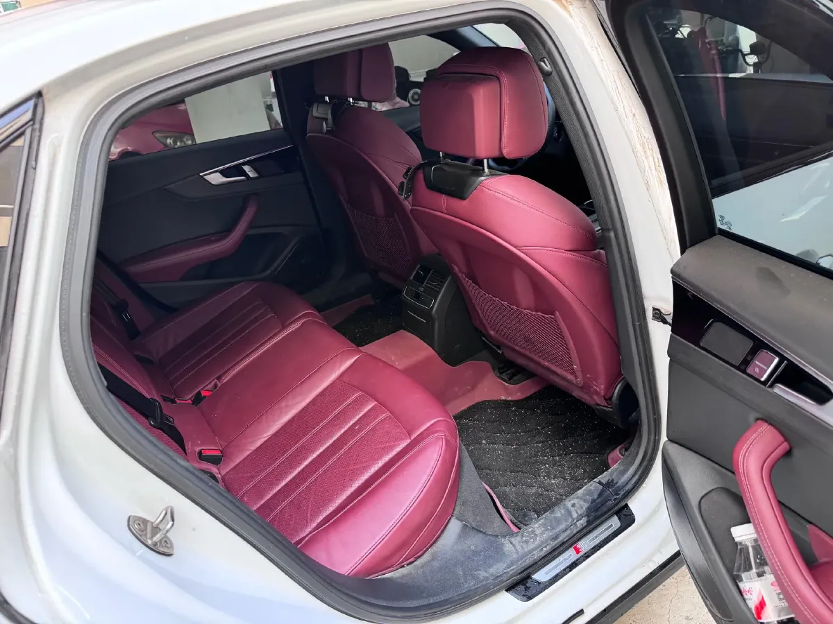 2024 Audi A4L 2.0T 190HP L4 7DCT,autocango,china used car exporter,china ev exporter,chinese used car exporter,chinese used ev exporter