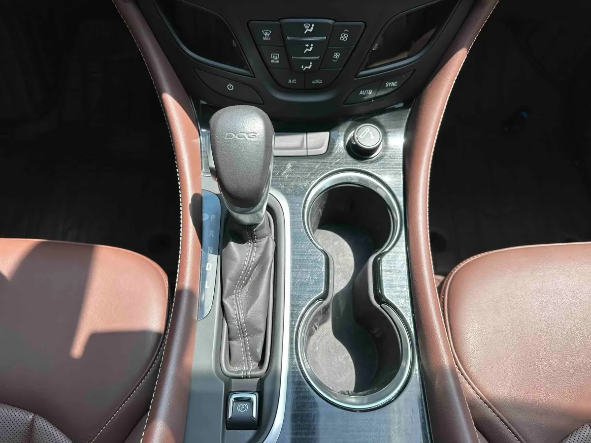 2021 Buick EnvisionPlus 1.5T 169HP L4 7DCT,autocango,china used car exporter,china ev exporter,chinese used car exporter,chinese used ev exporter