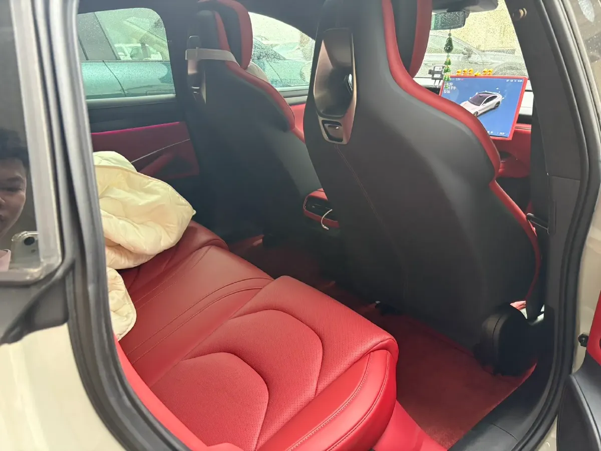 2024 MI SU7 BEV 101KWH,autocango,china used car exporter,china ev exporter,chinese used car exporter,chinese used ev exporter