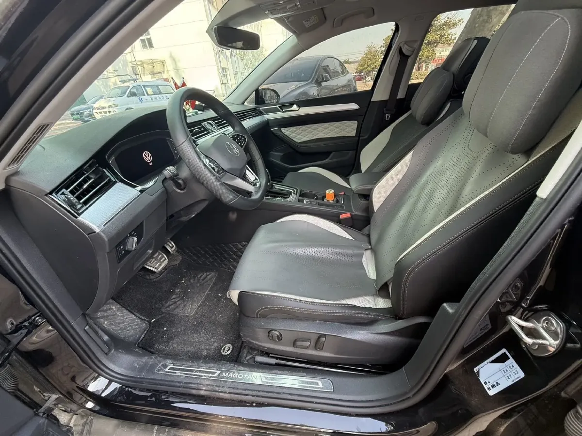 2025 Volkswagen Magotan 2.0T 186HP L4 7DCT,autocango,china used car exporter,china ev exporter,chinese used car exporter,chinese used ev exporter
