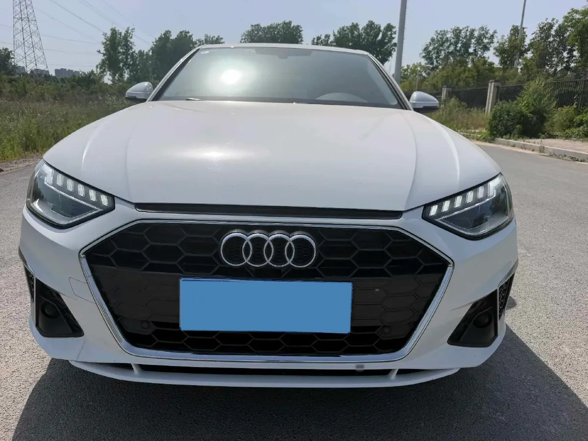 2024 Audi A4L 2.0T 190HP L4 7DCT,autocango,china used car exporter,china ev exporter,chinese used car exporter,chinese used ev exporter