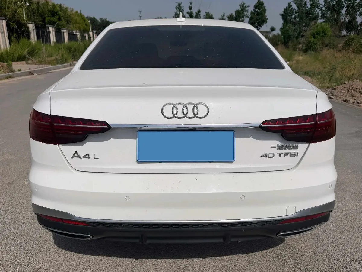 2024 Audi A4L 2.0T 190HP L4 7DCT,autocango,china used car exporter,china ev exporter,chinese used car exporter,chinese used ev exporter