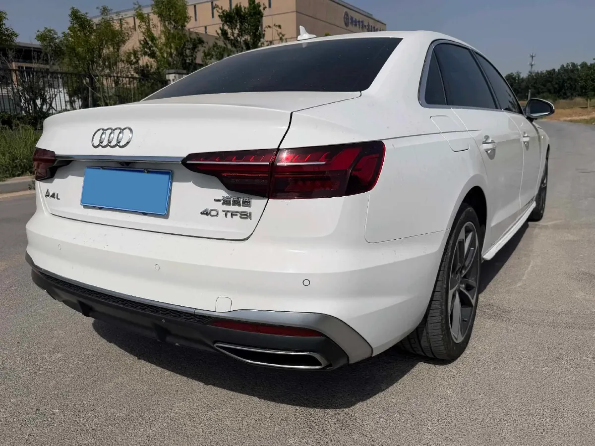 2024 Audi A4L 2.0T 190HP L4 7DCT,autocango,china used car exporter,china ev exporter,chinese used car exporter,chinese used ev exporter