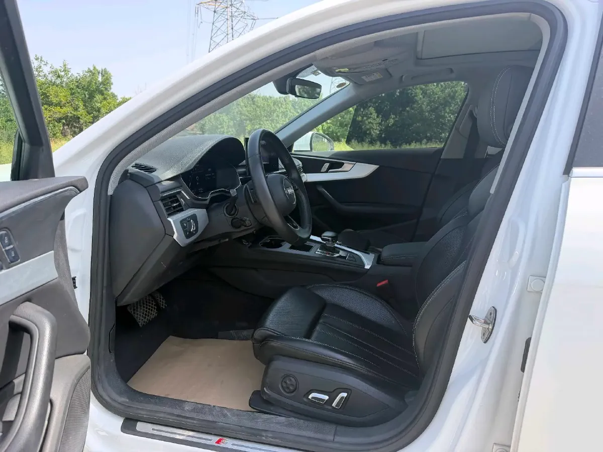 2024 Audi A4L 2.0T 190HP L4 7DCT,autocango,china used car exporter,china ev exporter,chinese used car exporter,chinese used ev exporter