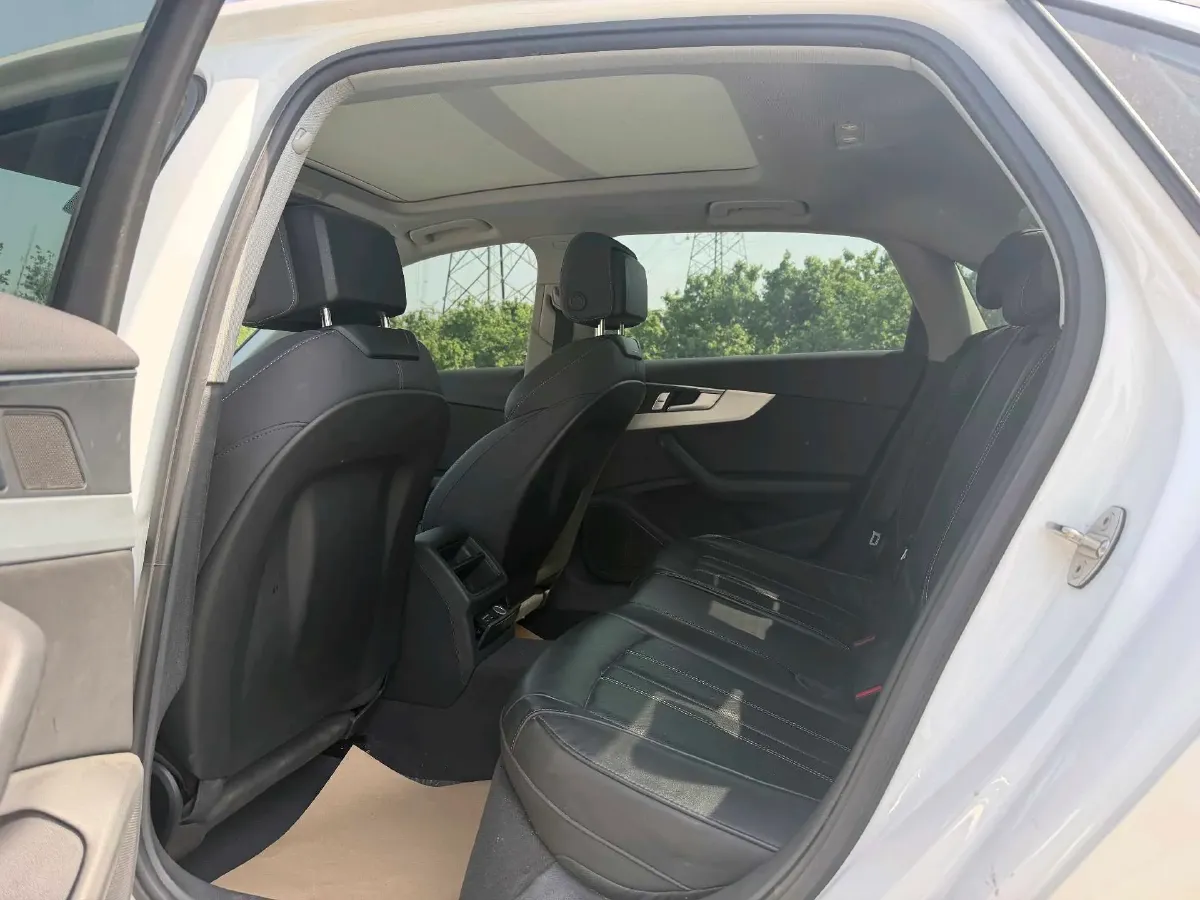 2024 Audi A4L 2.0T 190HP L4 7DCT,autocango,china used car exporter,china ev exporter,chinese used car exporter,chinese used ev exporter