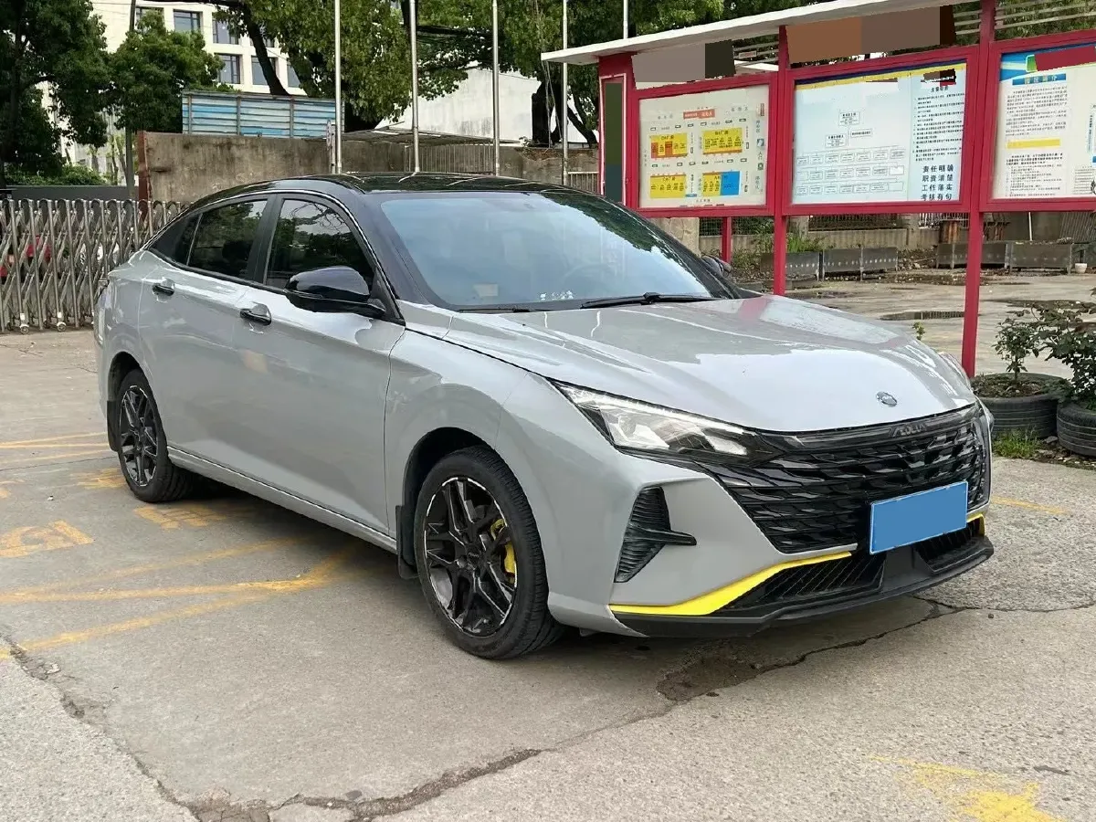 2023 DongFeng Aeolus YiXuan 1.5T 197HP L4 6DCT,autocango,china used car exporter,china ev exporter,chinese used car exporter,chinese used ev exporter