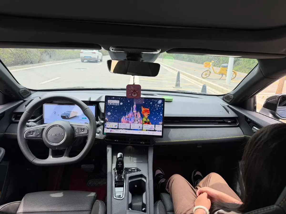 2025 LYNK&CO 03 1.5T 181HP L4 7DCT,autocango,china used car exporter,china ev exporter,chinese used car exporter,chinese used ev exporter