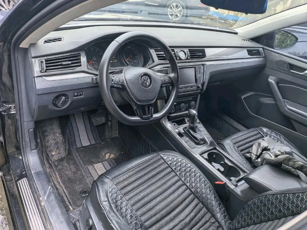2017 Volkswagen Passat 1.8T 180HP L4 7DCT,autocango,china used car exporter,china ev exporter,chinese used car exporter,chinese used ev exporter
