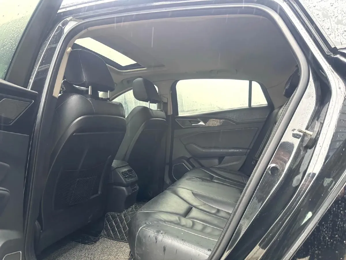 2019 HongQi H5 1.8T 180HP L4 6AT,autocango,china used car exporter,china ev exporter,chinese used car exporter,chinese used ev exporter