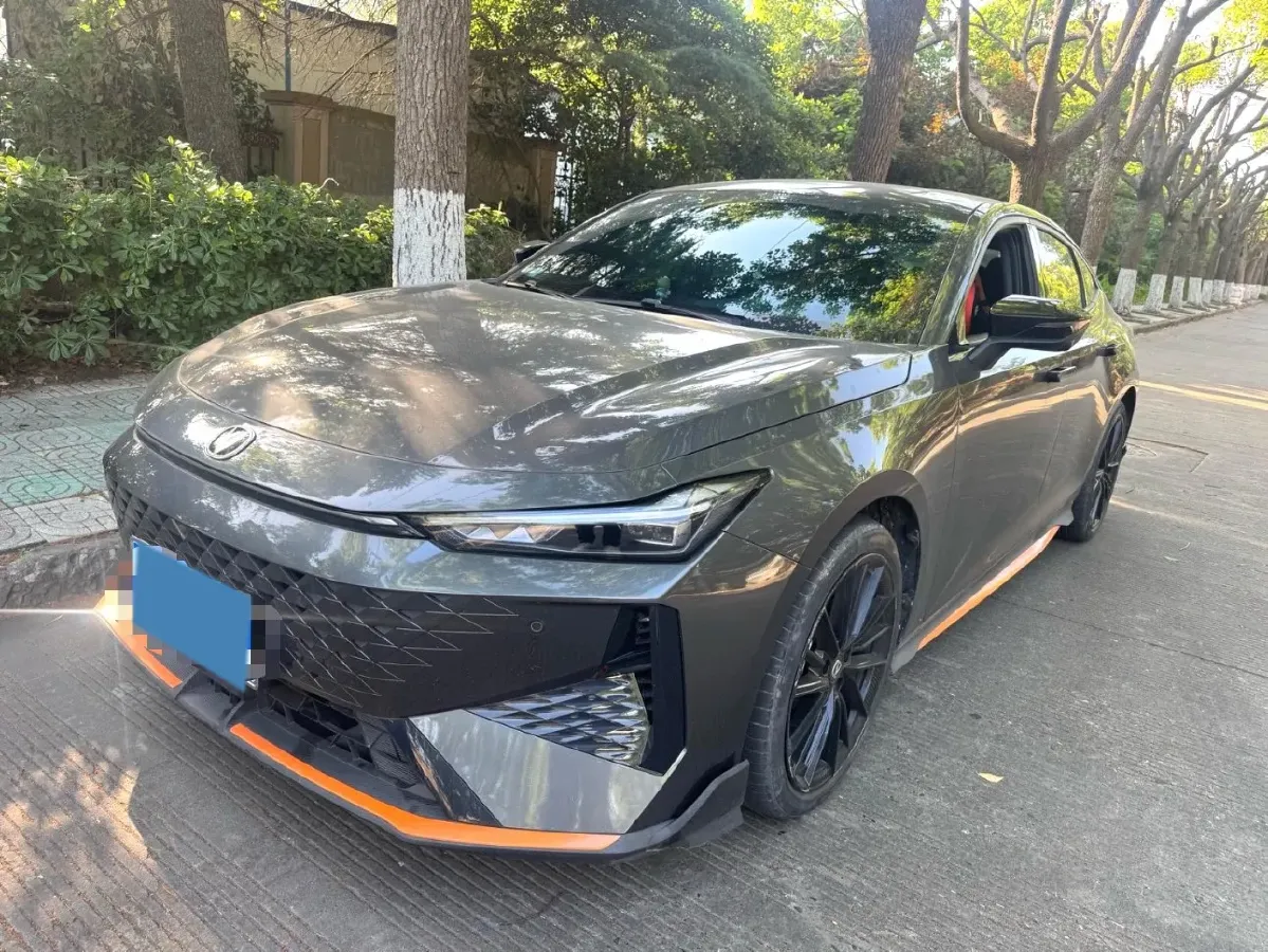 2024 ChangAn UNI-V 1.5T 188HP L4 7DCT,autocango,china used car exporter,china ev exporter,chinese used car exporter,chinese used ev exporter