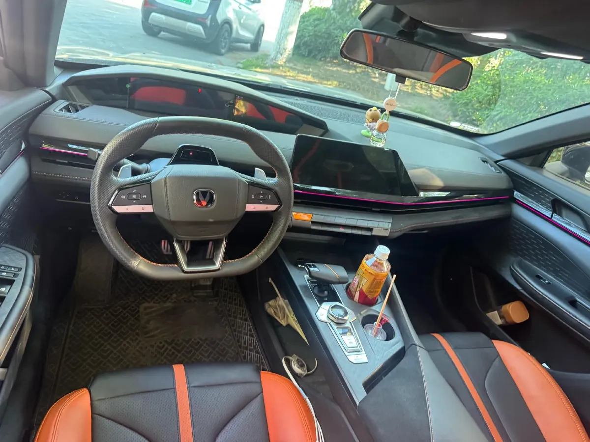 2024 ChangAn UNI-V 1.5T 188HP L4 7DCT,autocango,china used car exporter,china ev exporter,chinese used car exporter,chinese used ev exporter