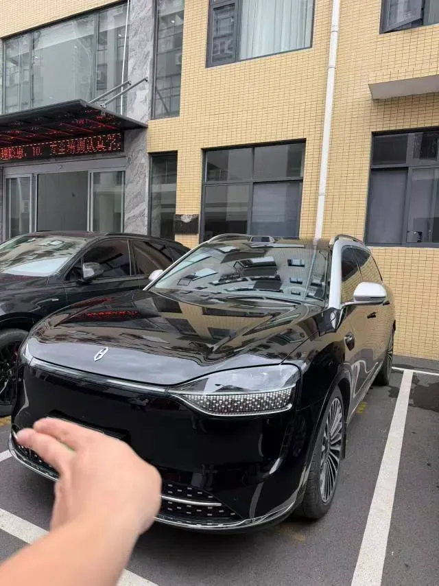 2025 AITO AITO M9 REEV 160HP REEV 52KWH,autocango,china used car exporter,china ev exporter,chinese used car exporter,chinese used ev exporter