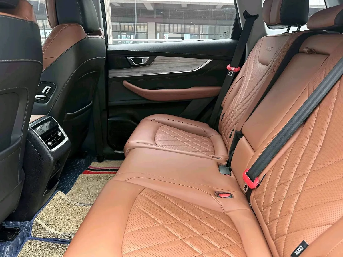 2022 Chery Tiggo 8 1.5T 156HP L4 6DCT,autocango,china used car exporter,china ev exporter,chinese used car exporter,chinese used ev exporter