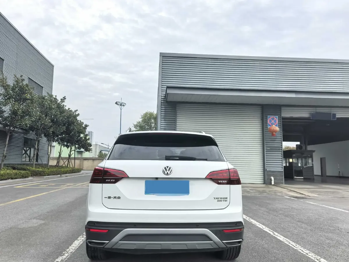 2019 Jeep Cherokee 2.0T 234HP L4 9AT,autocango,china used car exporter,china ev exporter,chinese used car exporter,chinese used ev exporter