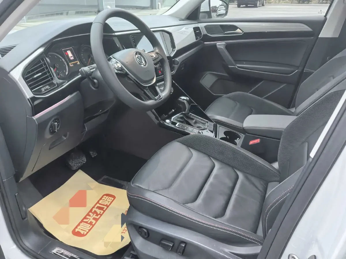2019 Jeep Cherokee 2.0T 234HP L4 9AT,autocango,china used car exporter,china ev exporter,chinese used car exporter,chinese used ev exporter