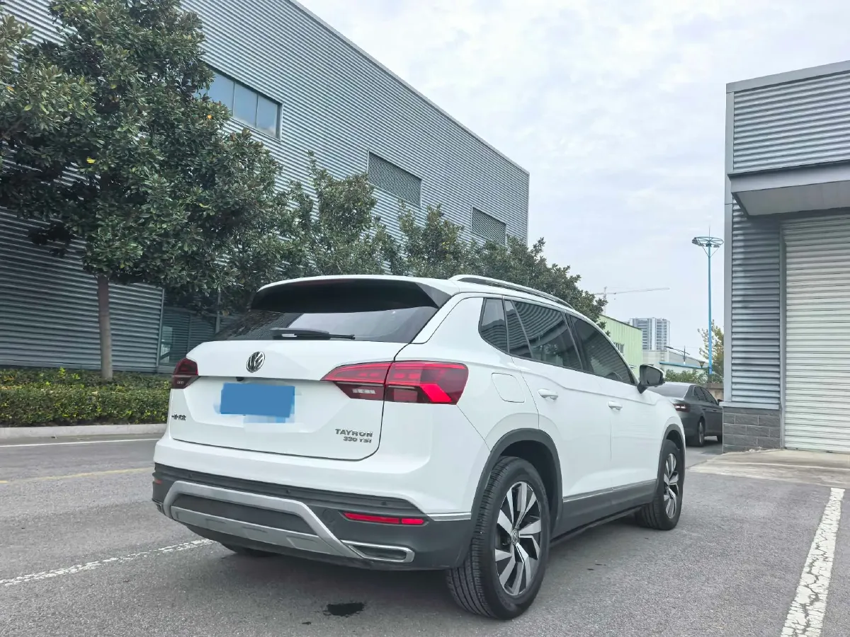 2019 Jeep Cherokee 2.0T 234HP L4 9AT,autocango,china used car exporter,china ev exporter,chinese used car exporter,chinese used ev exporter