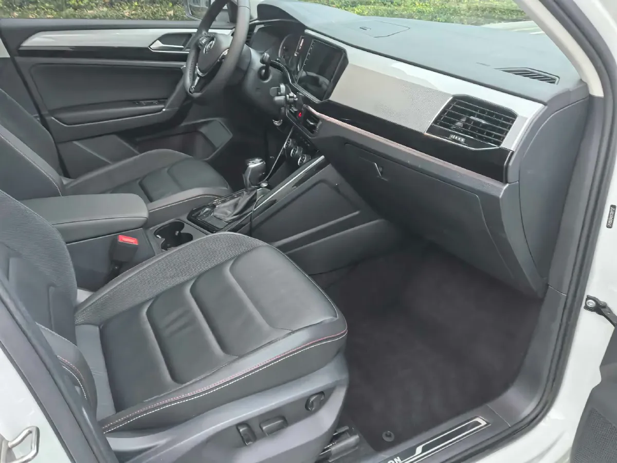 2019 Jeep Cherokee 2.0T 234HP L4 9AT,autocango,china used car exporter,china ev exporter,chinese used car exporter,chinese used ev exporter