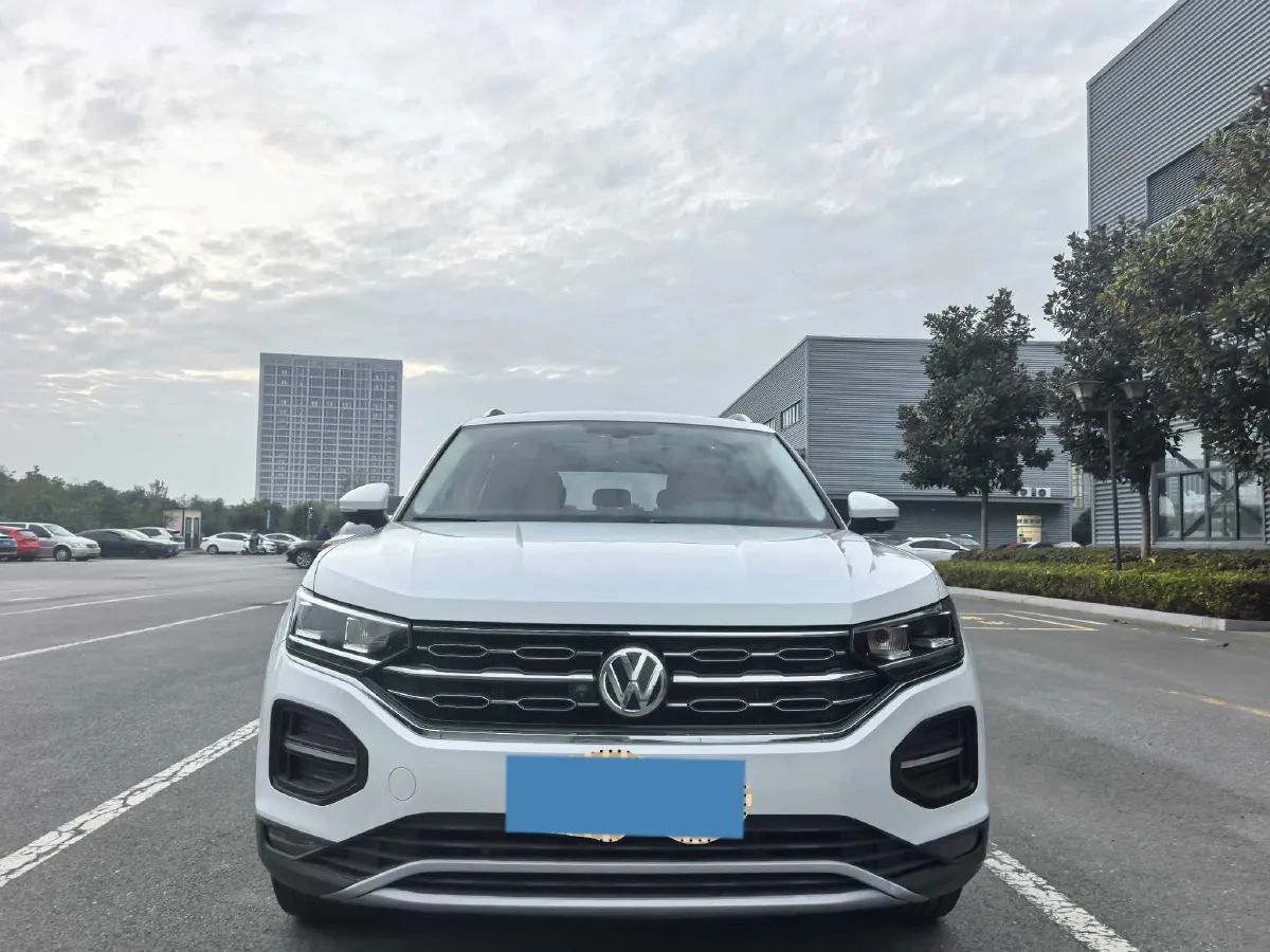 2019 Jeep Cherokee 2.0T 234HP L4 9AT,autocango,china used car exporter,china ev exporter,chinese used car exporter,chinese used ev exporter