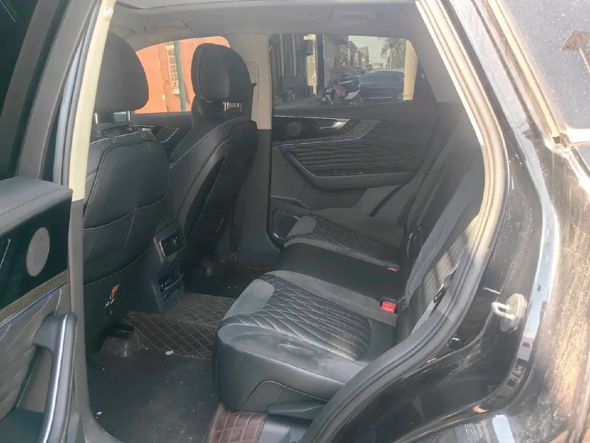2022 HongQi HS5 2.0T 224HP L4 6AT,autocango,china used car exporter,china ev exporter,chinese used car exporter,chinese used ev exporter