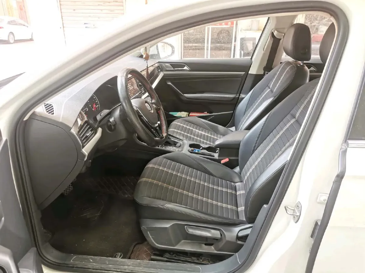 2018 Skoda Karoq 1.4T 150HP L4 7DCT,autocango,china used car exporter,china ev exporter,chinese used car exporter,chinese used ev exporter