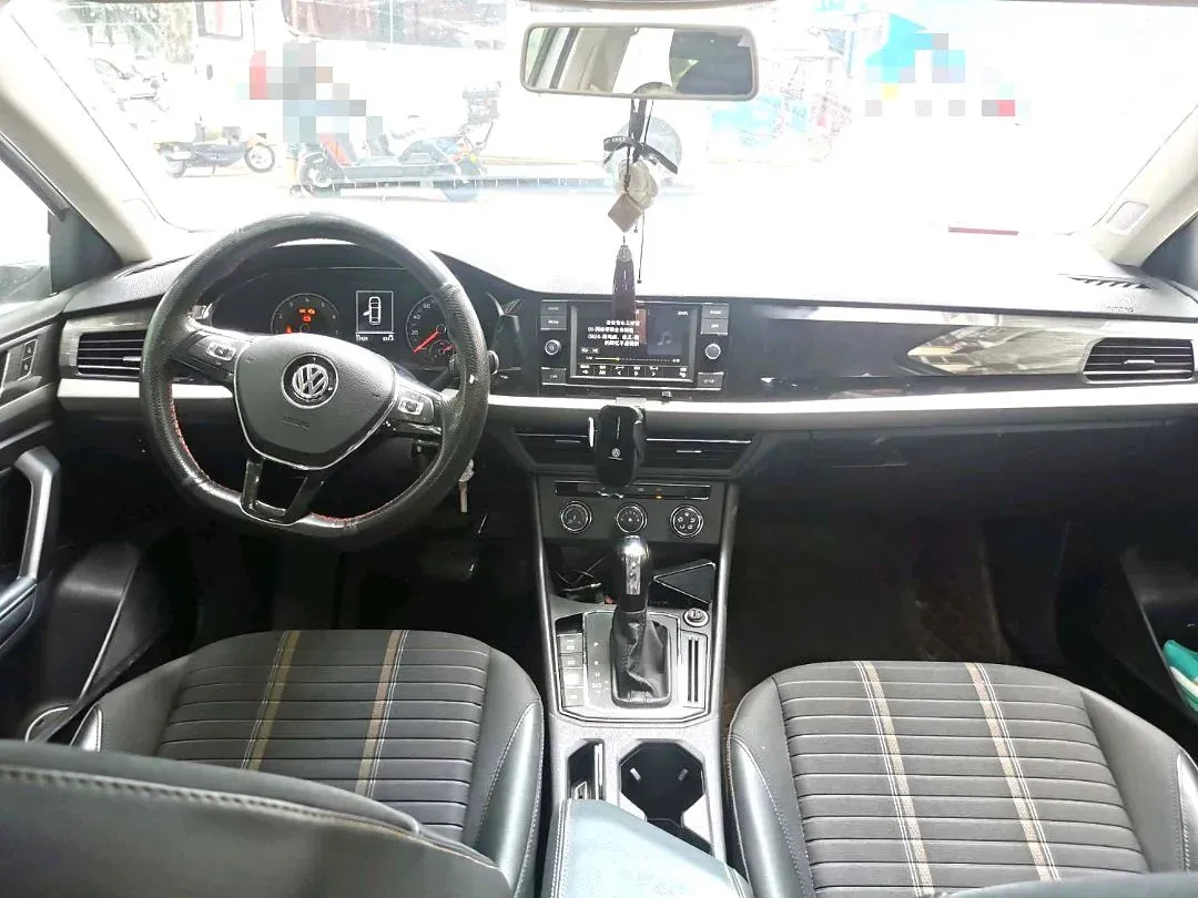 2018 Skoda Karoq 1.4T 150HP L4 7DCT,autocango,china used car exporter,china ev exporter,chinese used car exporter,chinese used ev exporter
