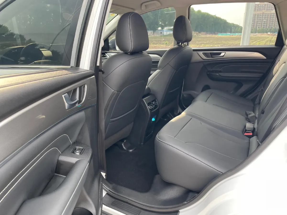 2021 Haval M6 1.5T 150HP L4 6MT,autocango,china used car exporter,china ev exporter,chinese used car exporter,chinese used ev exporter