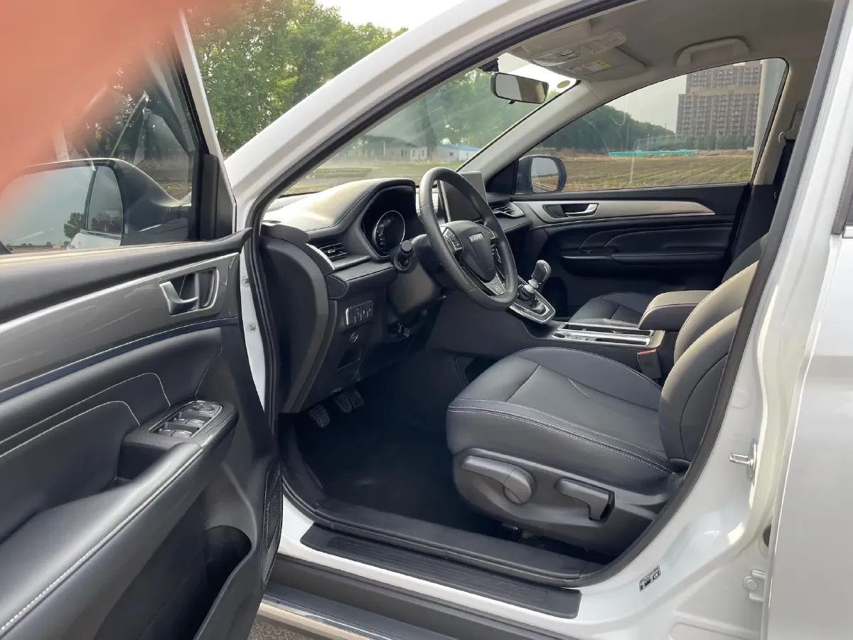 2021 Haval M6 1.5T 150HP L4 6MT,autocango,china used car exporter,china ev exporter,chinese used car exporter,chinese used ev exporter
