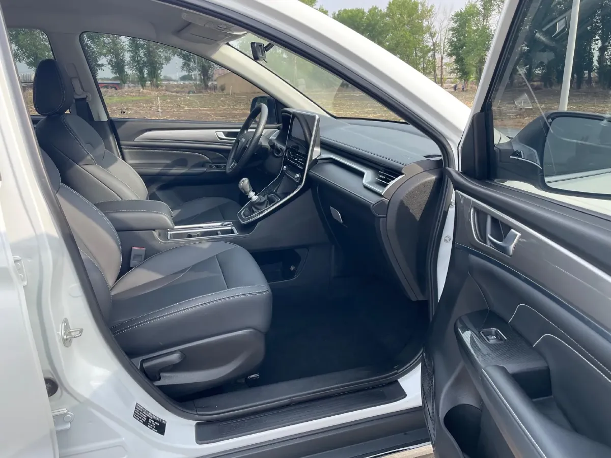 2021 Haval M6 1.5T 150HP L4 6MT,autocango,china used car exporter,china ev exporter,chinese used car exporter,chinese used ev exporter