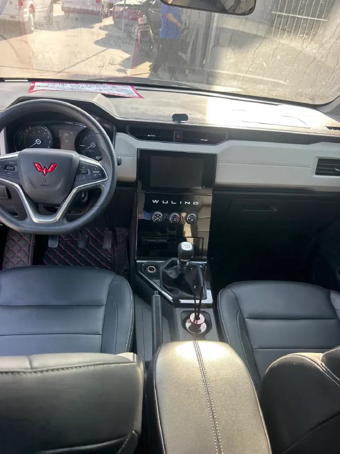 2021 WuLing ZhengChen 1.5T 147HP L4 6MT,autocango,china used car exporter,china ev exporter,chinese used car exporter,chinese used ev exporter