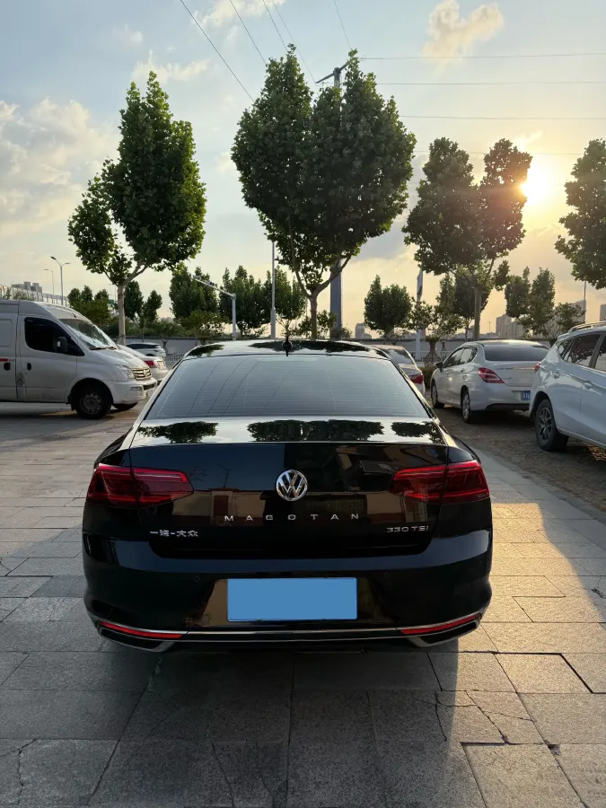 2020 Volkswagen Magotan 2.0T 186HP L4 7DCT,autocango,china used car exporter,china ev exporter,chinese used car exporter,chinese used ev exporter