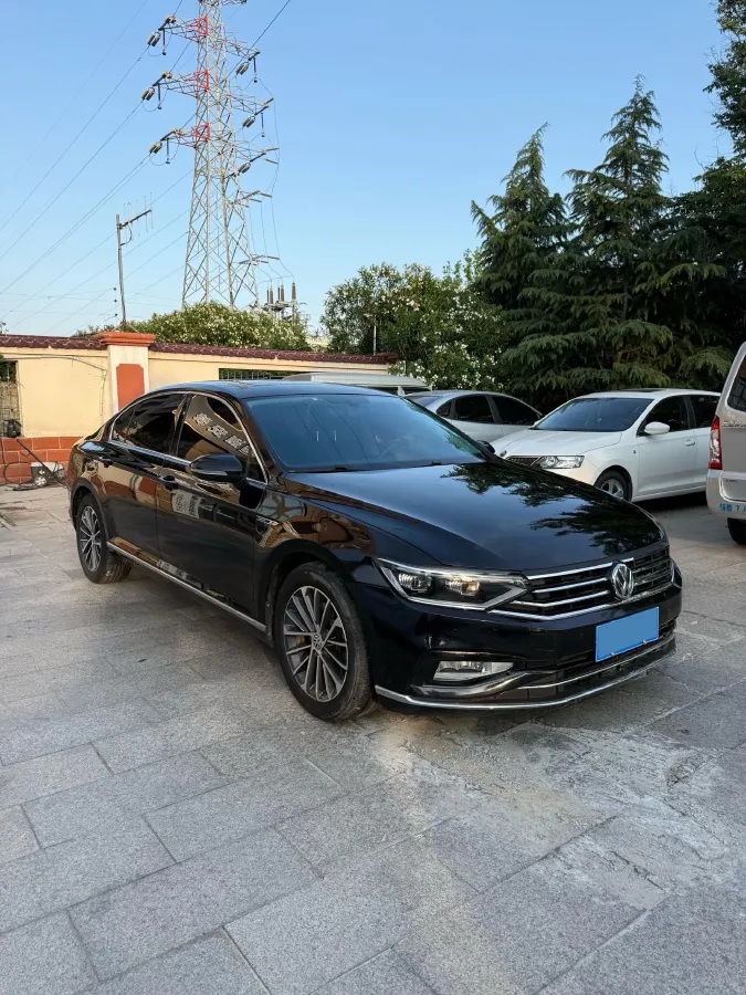 2020 Volkswagen Magotan 2.0T 186HP L4 7DCT,autocango,china used car exporter,china ev exporter,chinese used car exporter,chinese used ev exporter