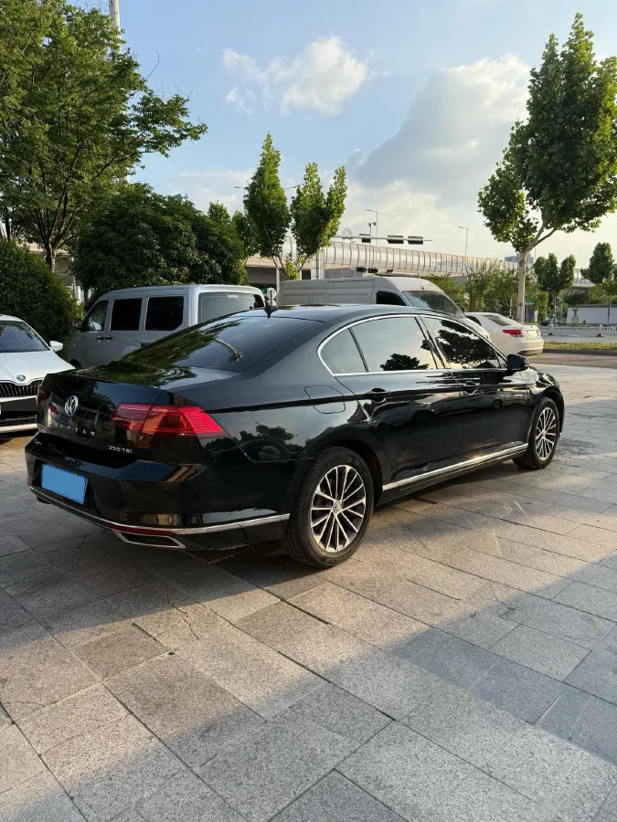 2020 Volkswagen Magotan 2.0T 186HP L4 7DCT,autocango,china used car exporter,china ev exporter,chinese used car exporter,chinese used ev exporter