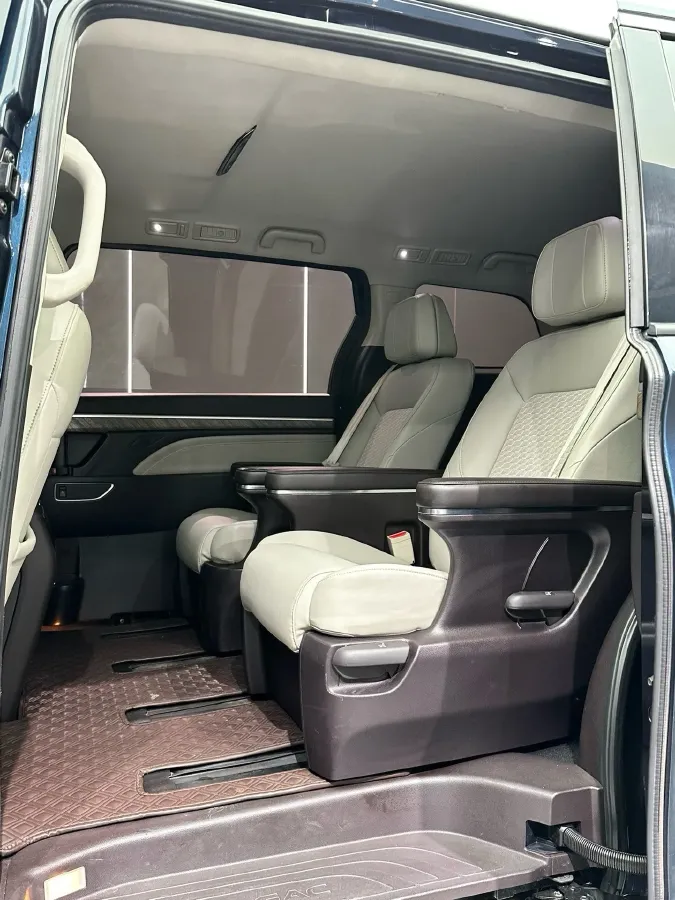 2021 GAC Trumpchi M8 2.0T 252HP L4 8AT,autocango,china used car exporter,china ev exporter,chinese used car exporter,chinese used ev exporter