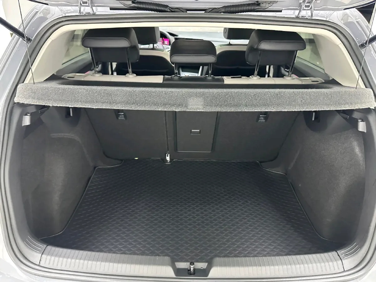 2023 Volkswagen Golf 1.4T 150HP L4 7DCT,autocango,china used car exporter,china ev exporter,chinese used car exporter,chinese used ev exporter