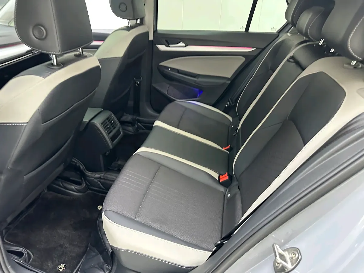 2023 Volkswagen Golf 1.4T 150HP L4 7DCT,autocango,china used car exporter,china ev exporter,chinese used car exporter,chinese used ev exporter