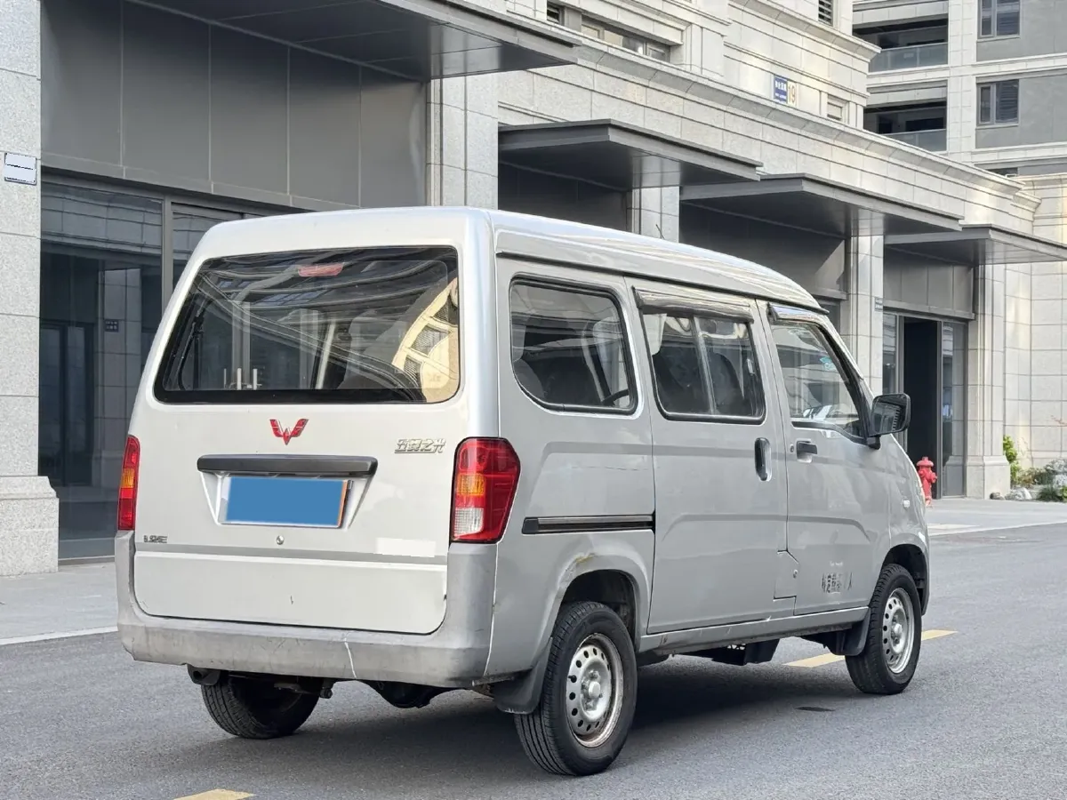 2015 WuLing ZhiGuang 1.2L 82HP L4 5MT,autocango,china used car exporter,china ev exporter,chinese used car exporter,chinese used ev exporter